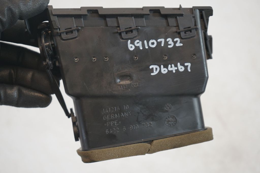 Dashboard side air vent grill/cover trim (7)