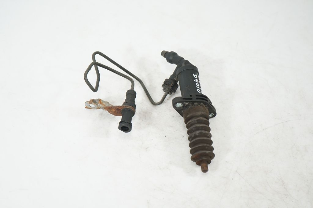Clutch master cylinder (5)
