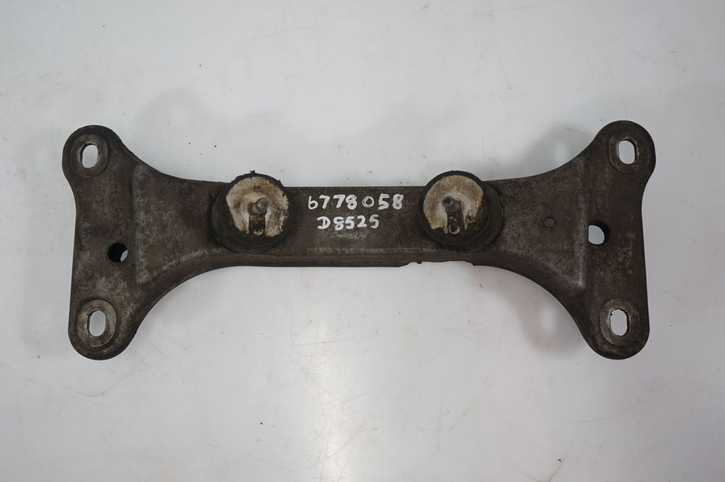 Gearbox mounting bracket (6)