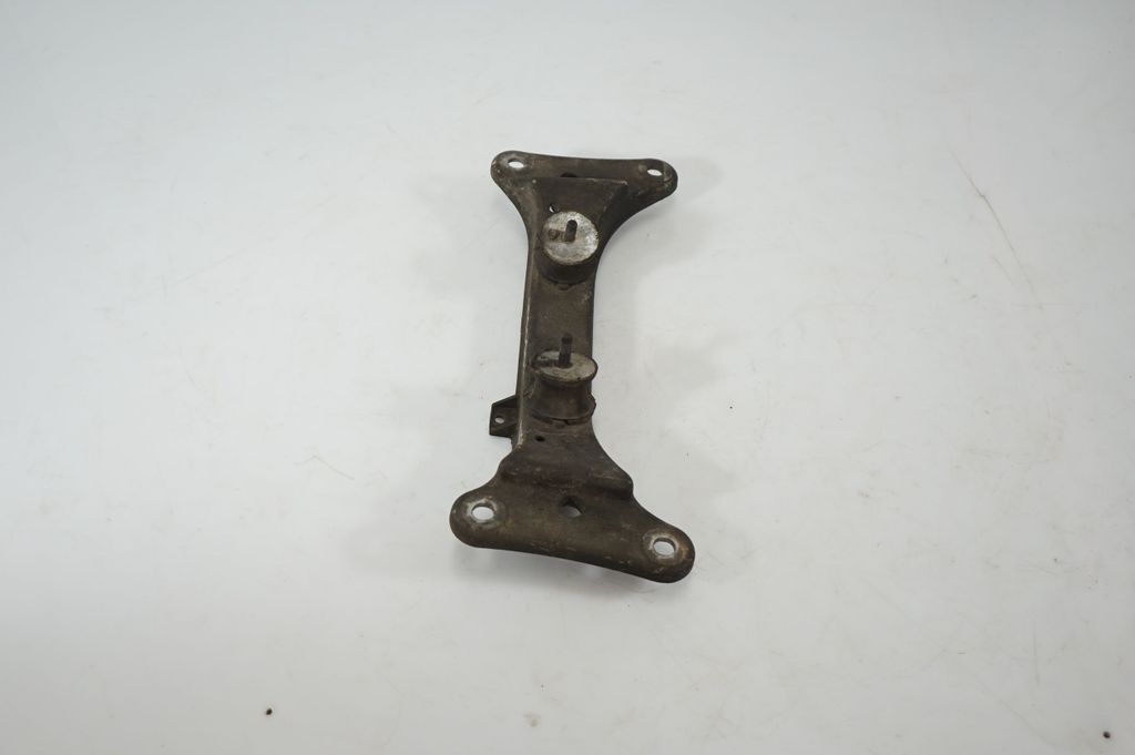 Gearbox mounting bracket (2)