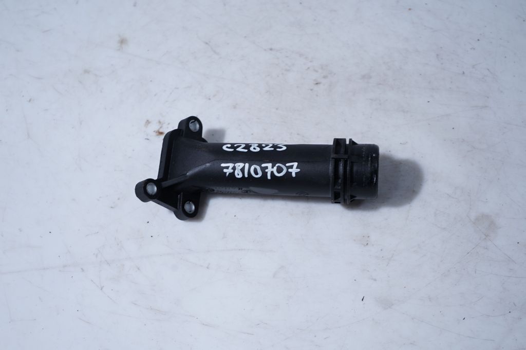 Engine coolant pipe/hose