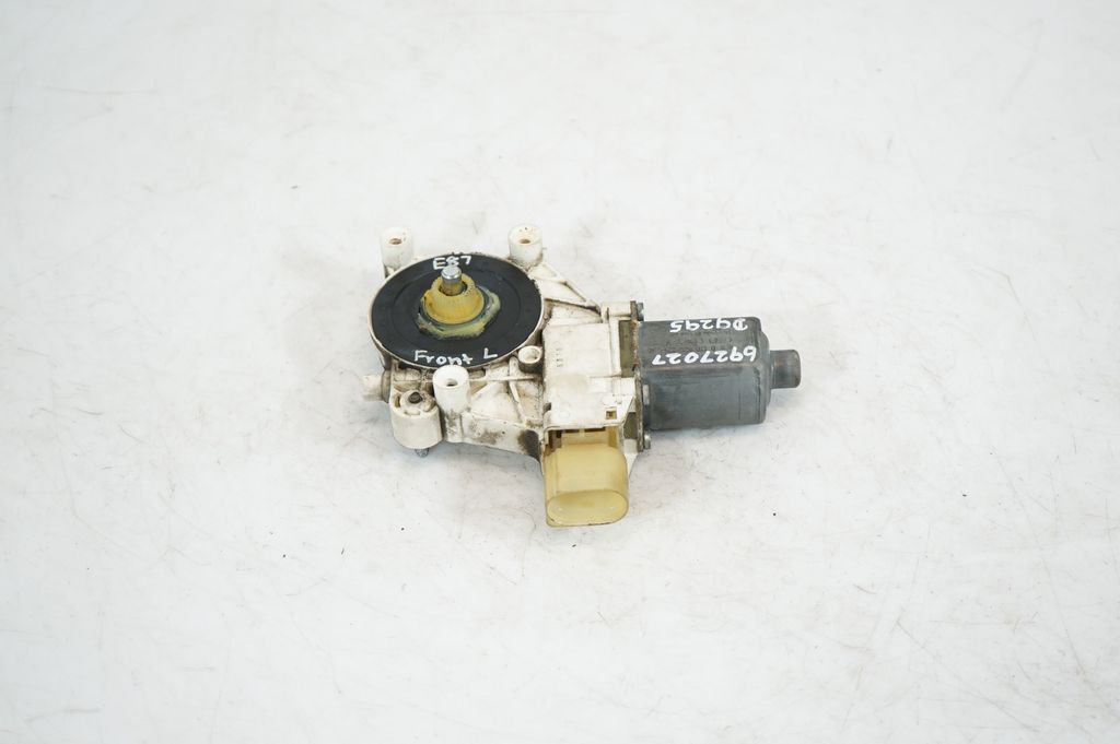 Front door window regulator with motor (3)