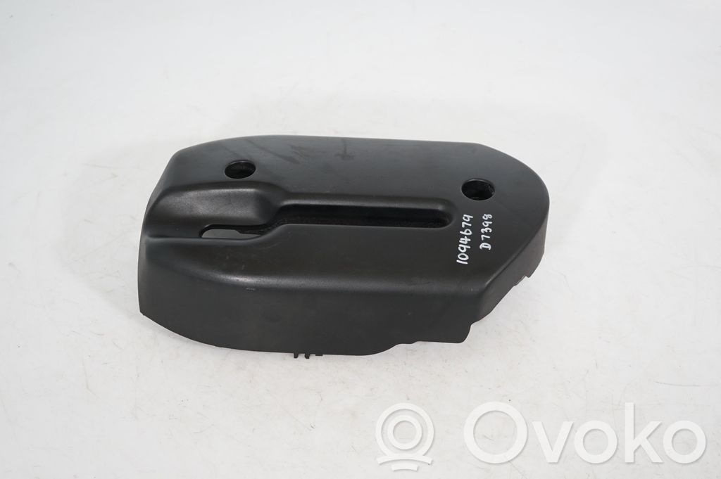 Steering wheel column trim (4)