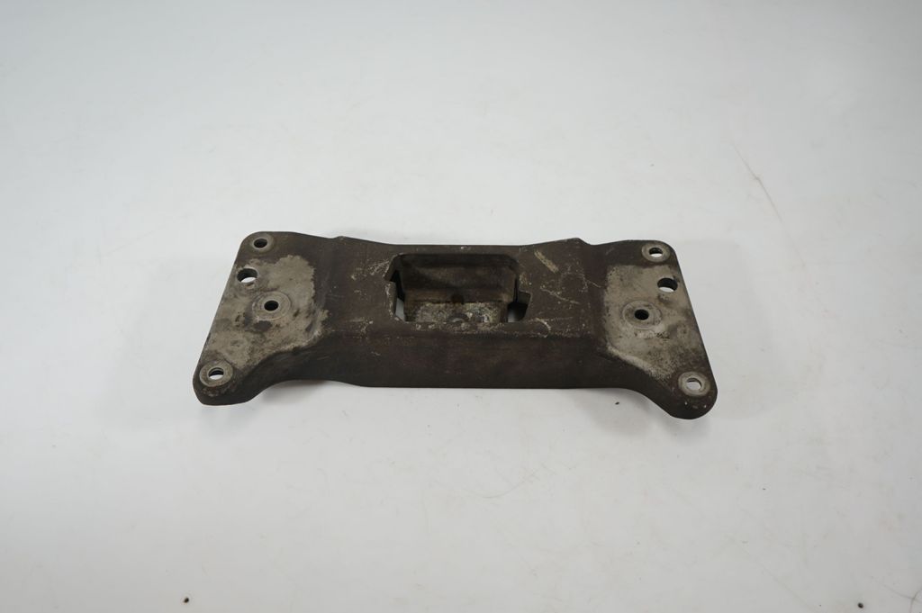 Gearbox mounting bracket (3)