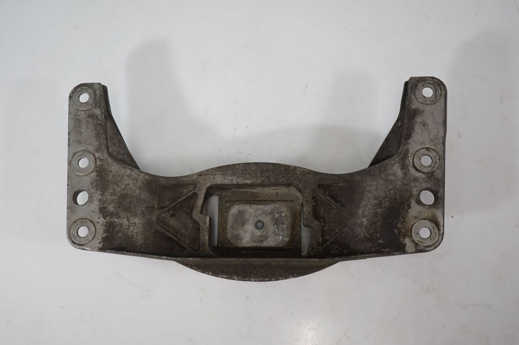 Gearbox mounting bracket (6)