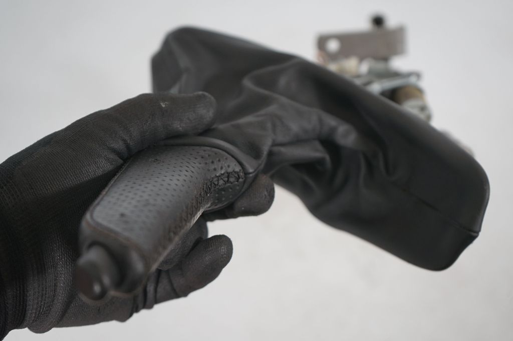 Handbrake/parking brake lever assembly (6)