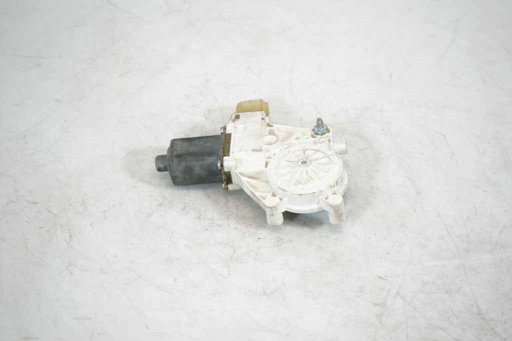 Front door window regulator with motor (5)