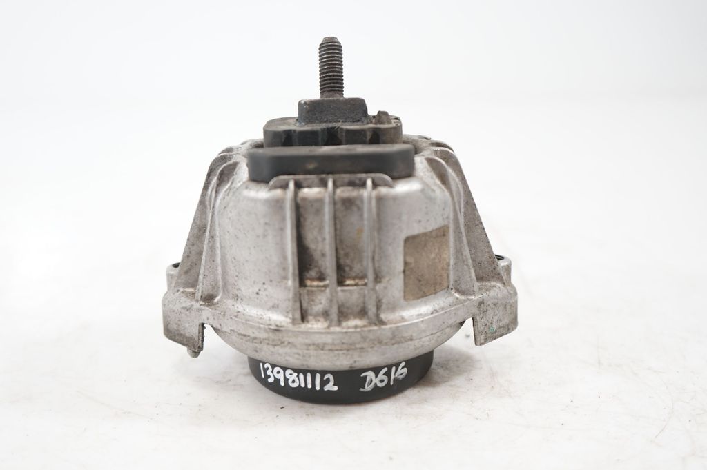 Engine mount bracket (4)