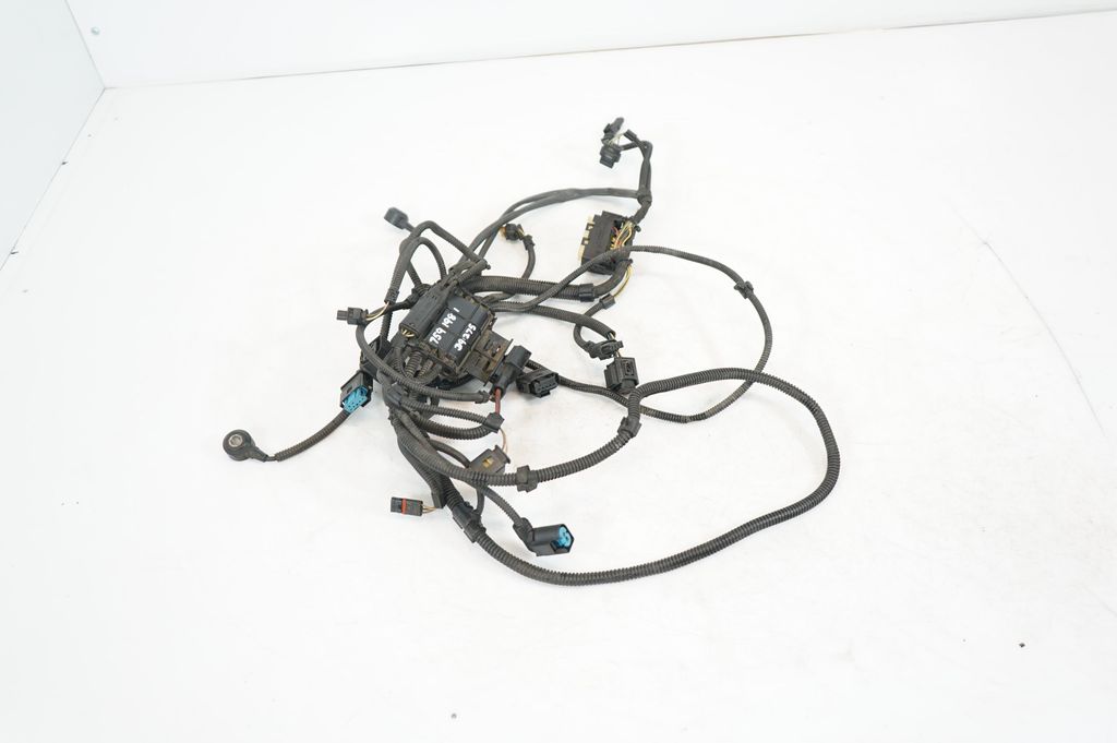 Engine installation wiring loom (4)