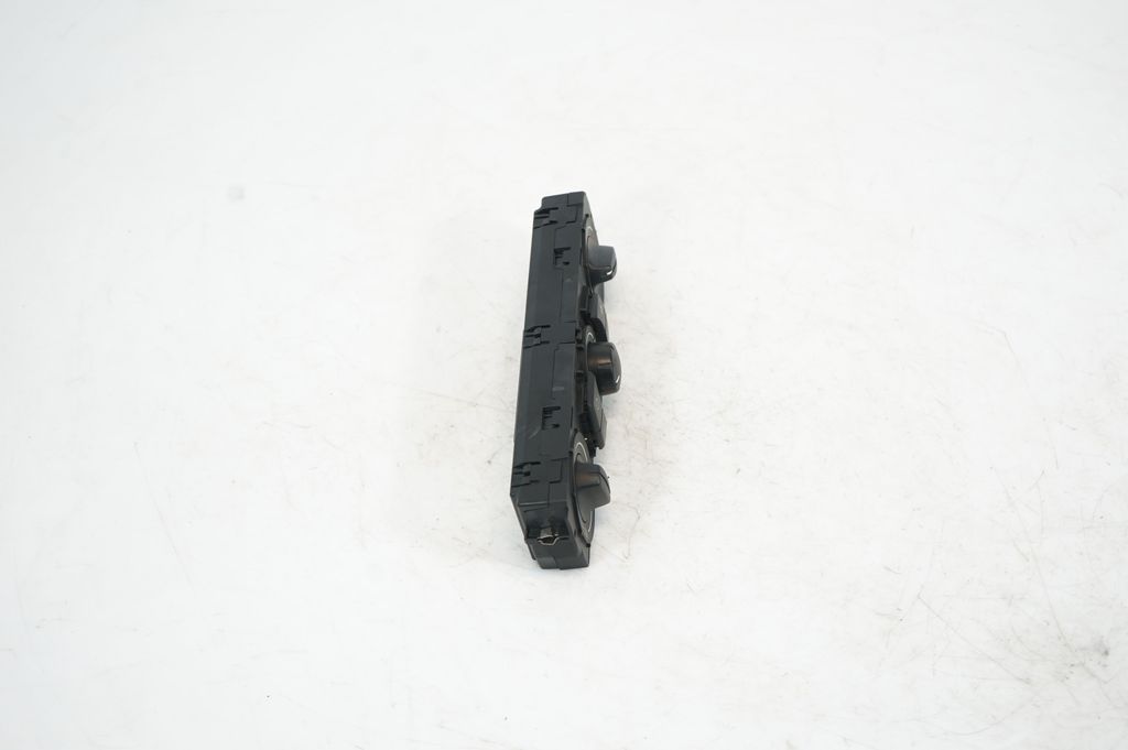 Climate control unit (4)