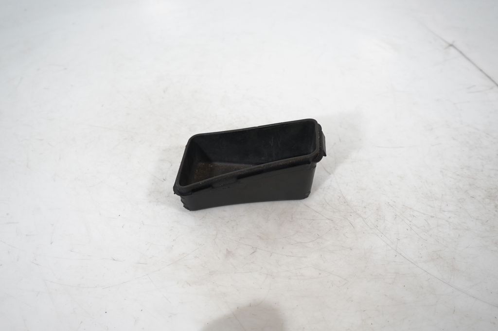 Gear shifter surround trim plastic (2)