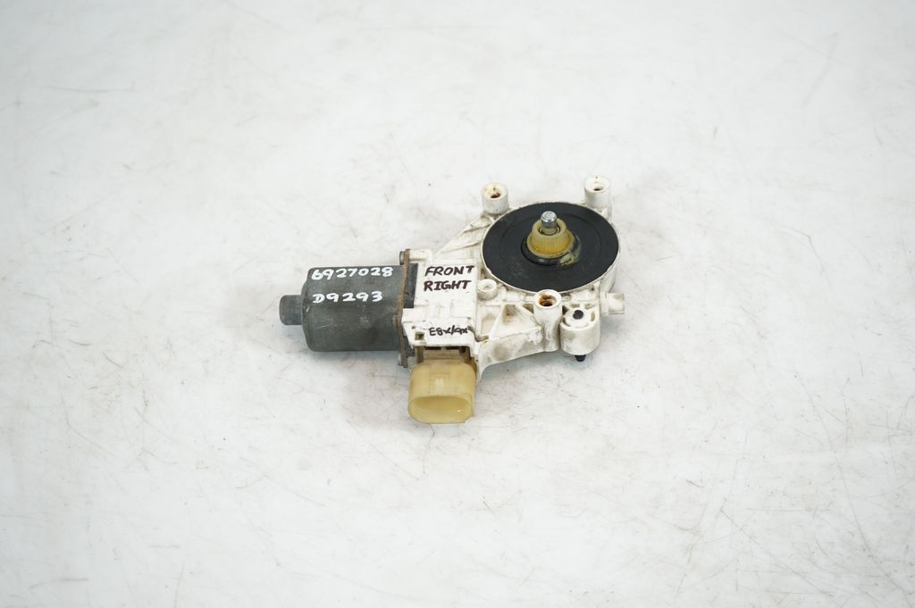 Front door window regulator with motor