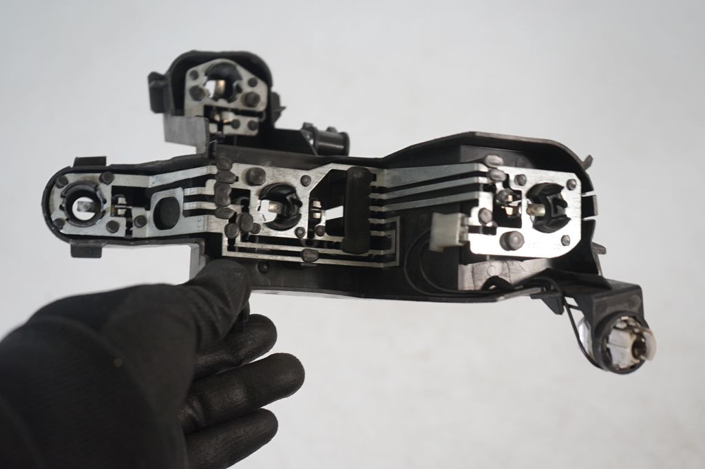 Rear/tail lights (8)