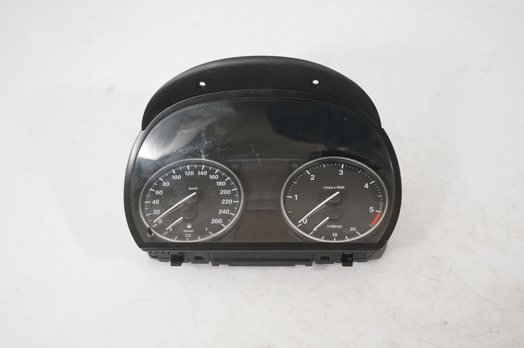 Speedometer (instrument cluster)