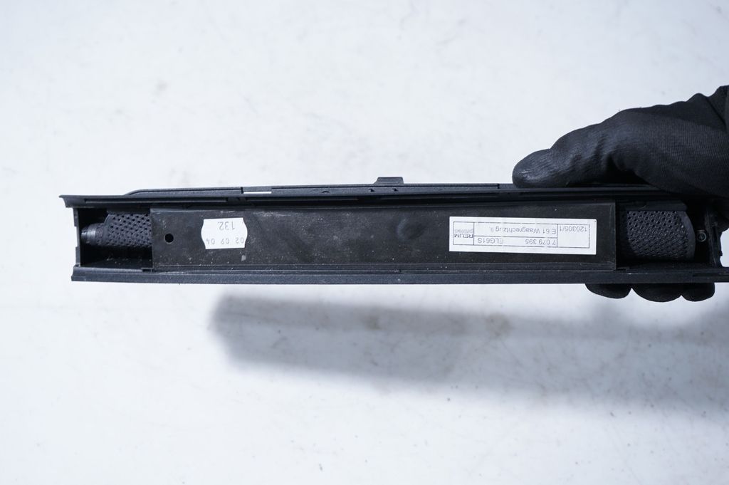 Rear door sun blind/shade (6)
