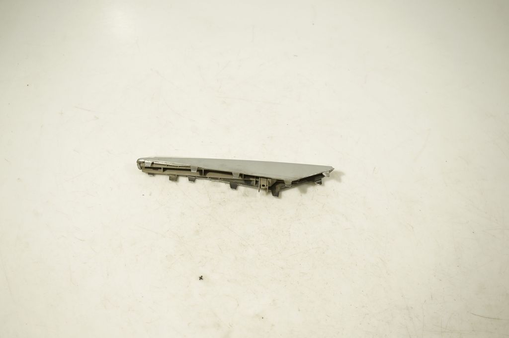 Front fender indicator light (3)