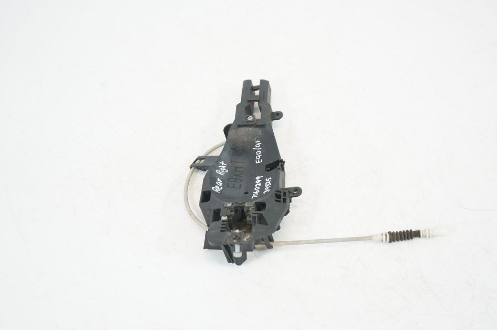 Rear door exterior handle/bracket (4)