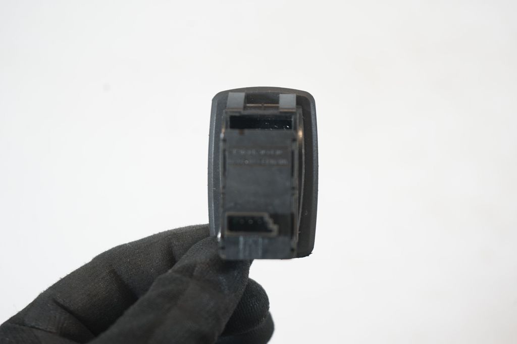 Electric window control switch (7)
