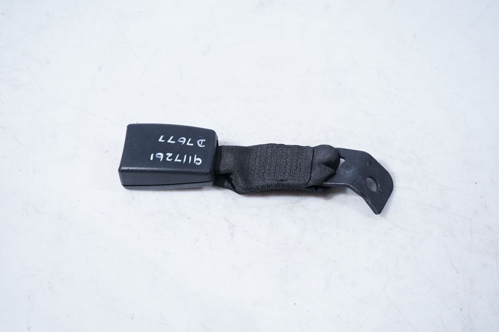 Rear seatbelt buckle (3)