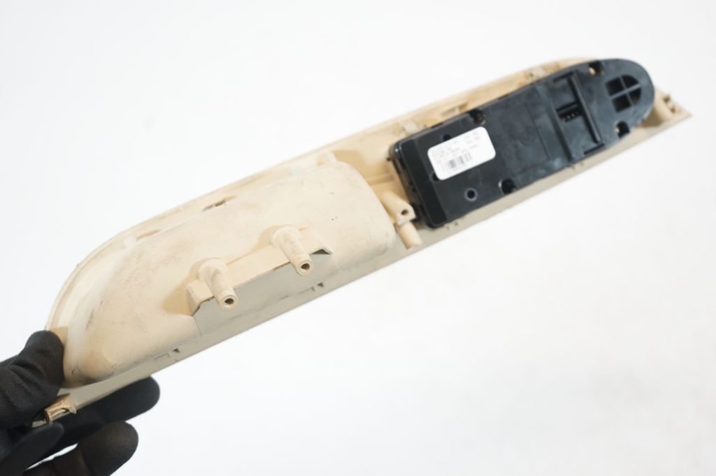 Electric window control switch (7)