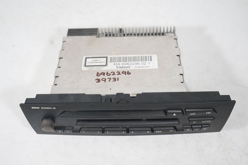 Radio/CD/DVD/GPS head unit (9)