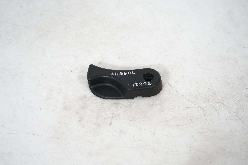 Engine bonnet (hood) release handle (3)