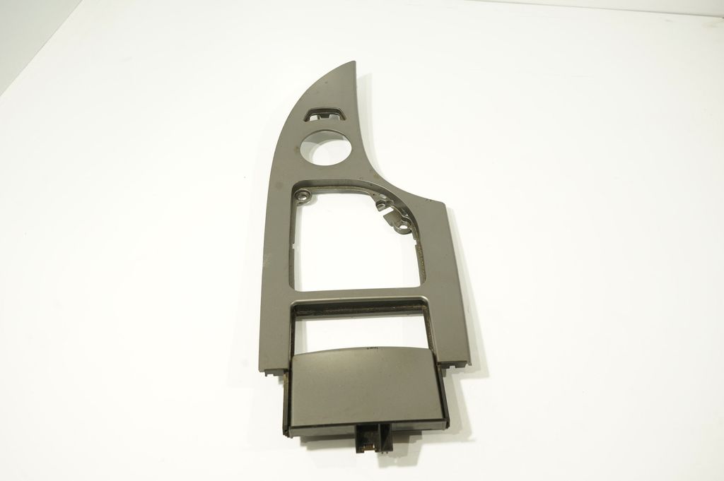 Gear shifter surround trim plastic (6)