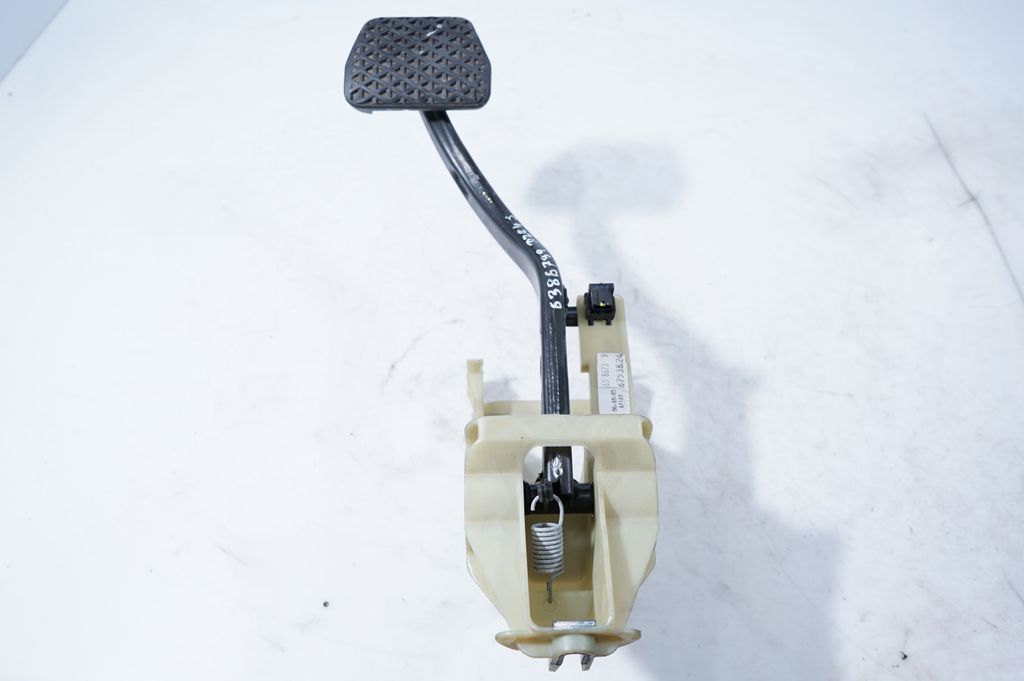 Clutch pedal (2)