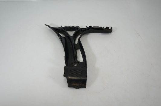 Rear bumper mounting bracket