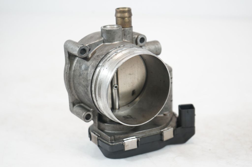 Throttle valve (7)