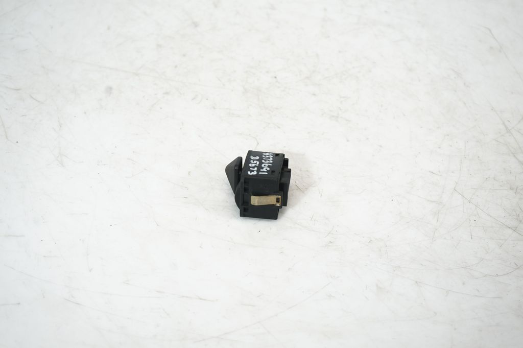 Wing mirror switch (2)