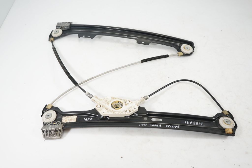 Front door window regulator with motor (3)