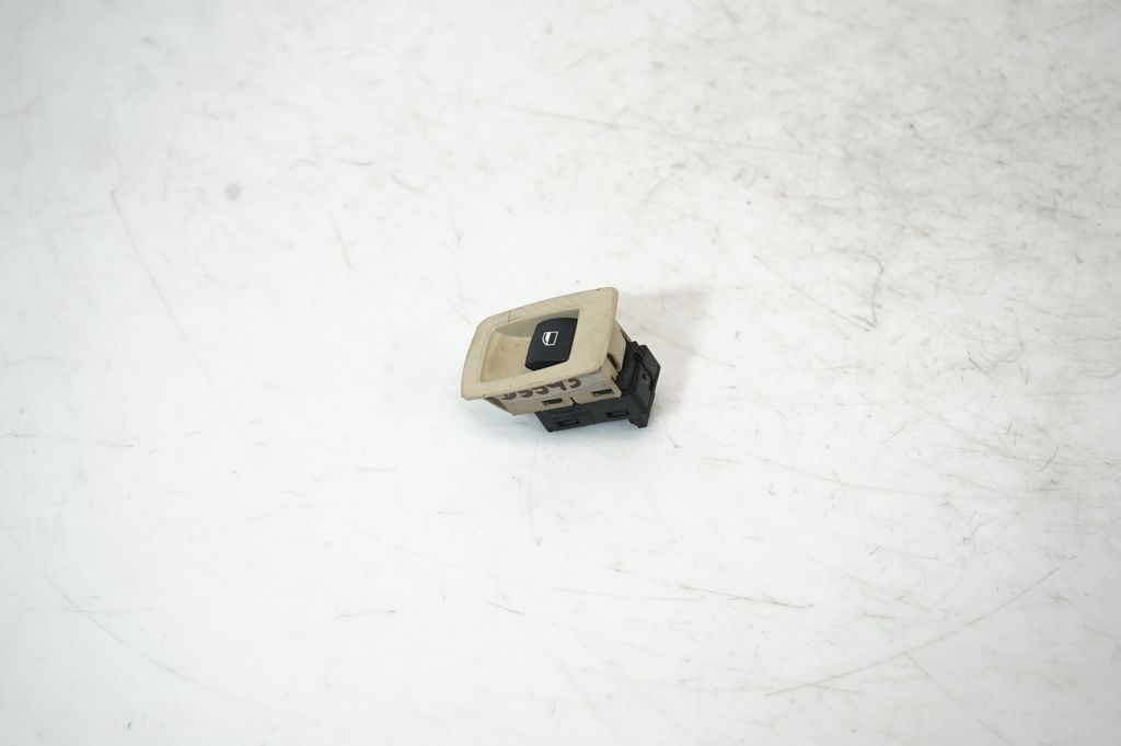 Electric window control switch (2)