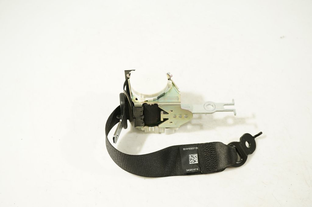 Rear seatbelt (6)