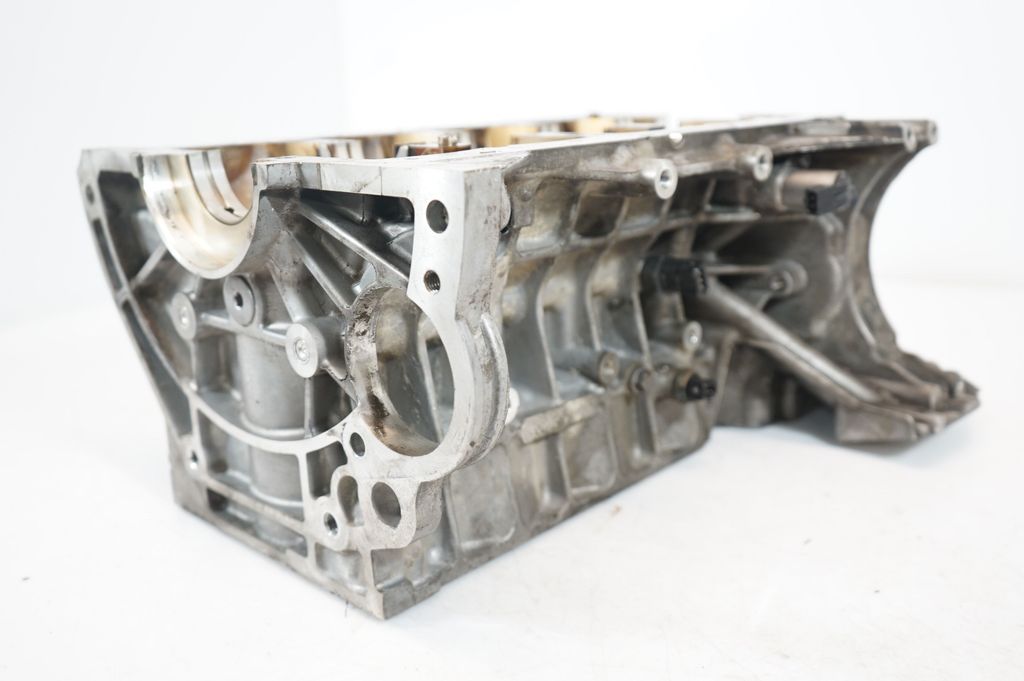 Engine block (7)