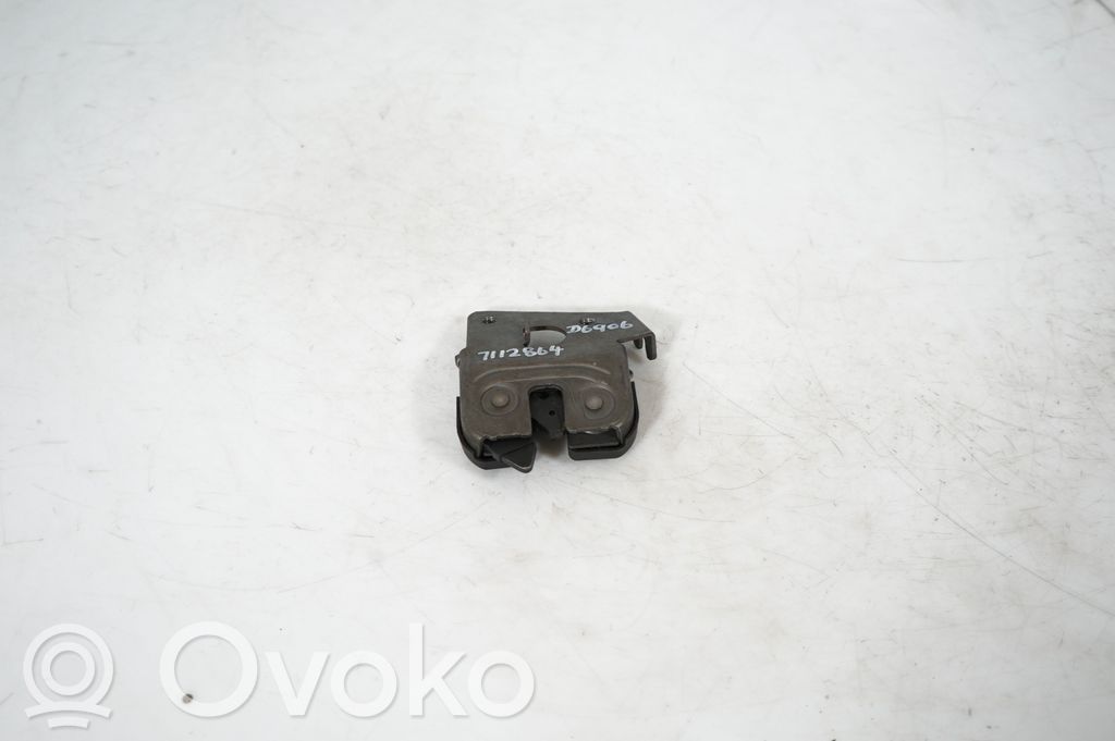 Seat back rest lock catch