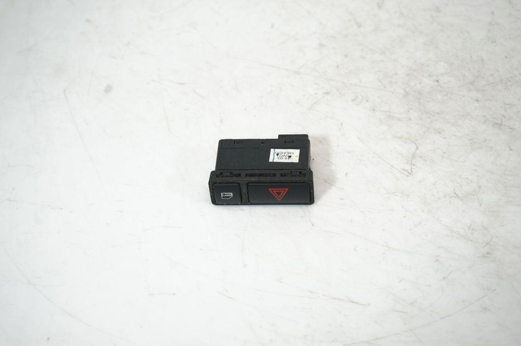 Hazard light switch (5)