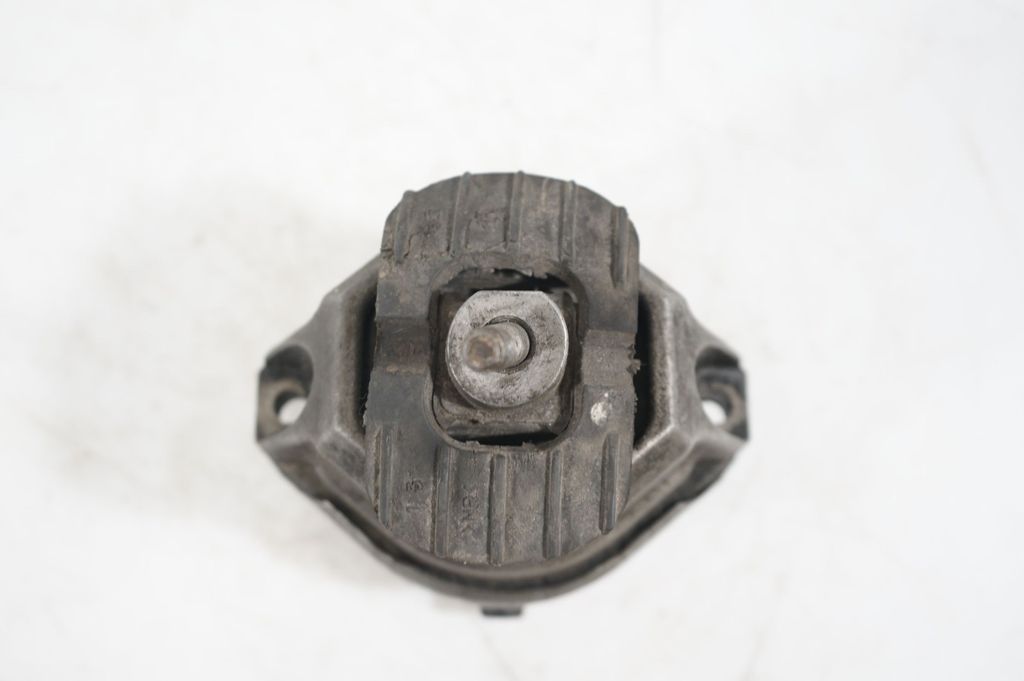 Engine mount bracket (7)
