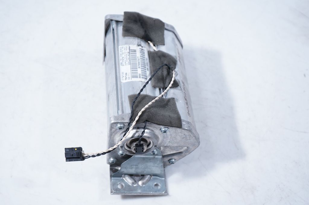 Passenger airbag (4)