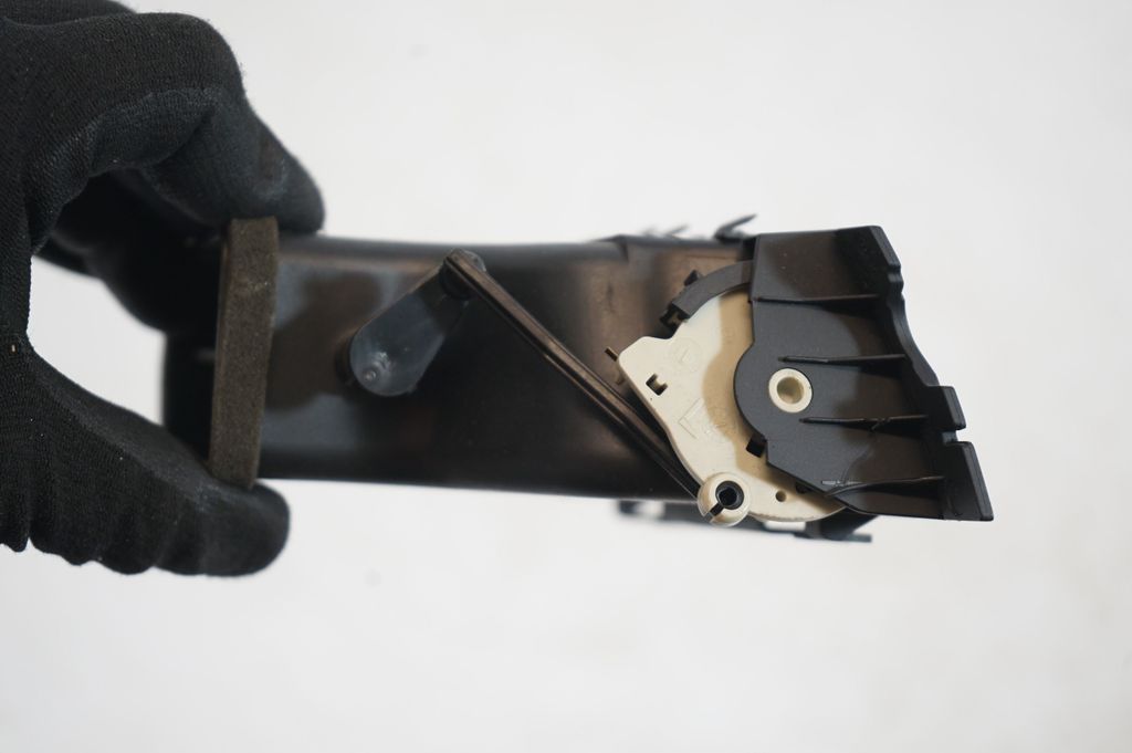 Dashboard side air vent grill/cover trim (6)