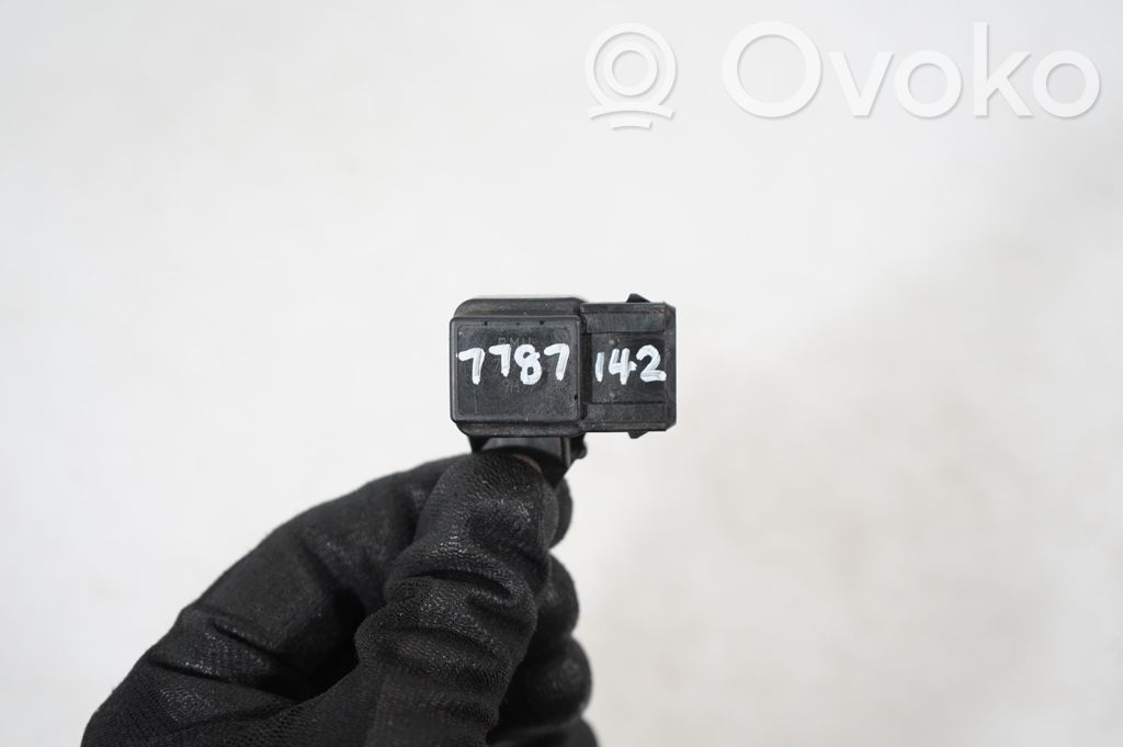 Air pressure sensor (9)