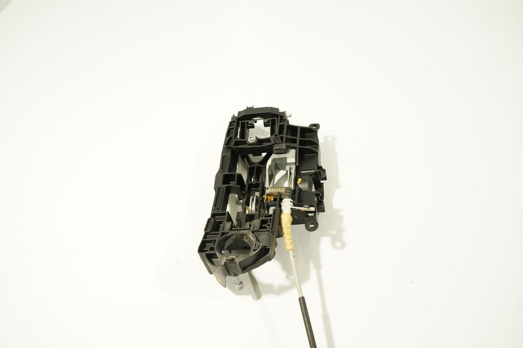 Rear door exterior handle/bracket (6)