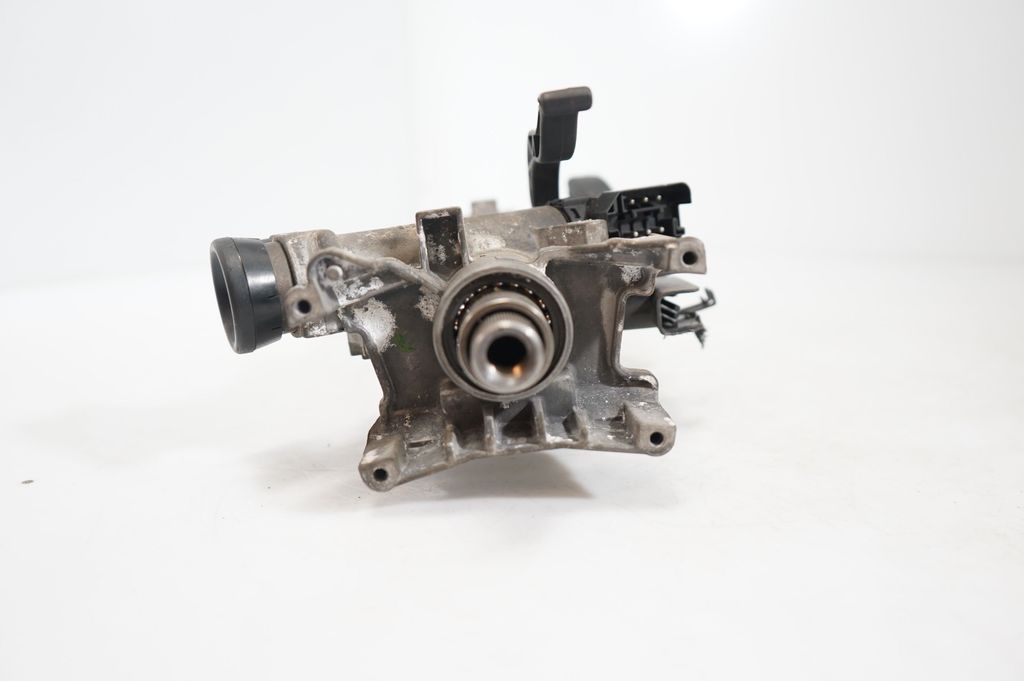 Steering wheel axle (8)