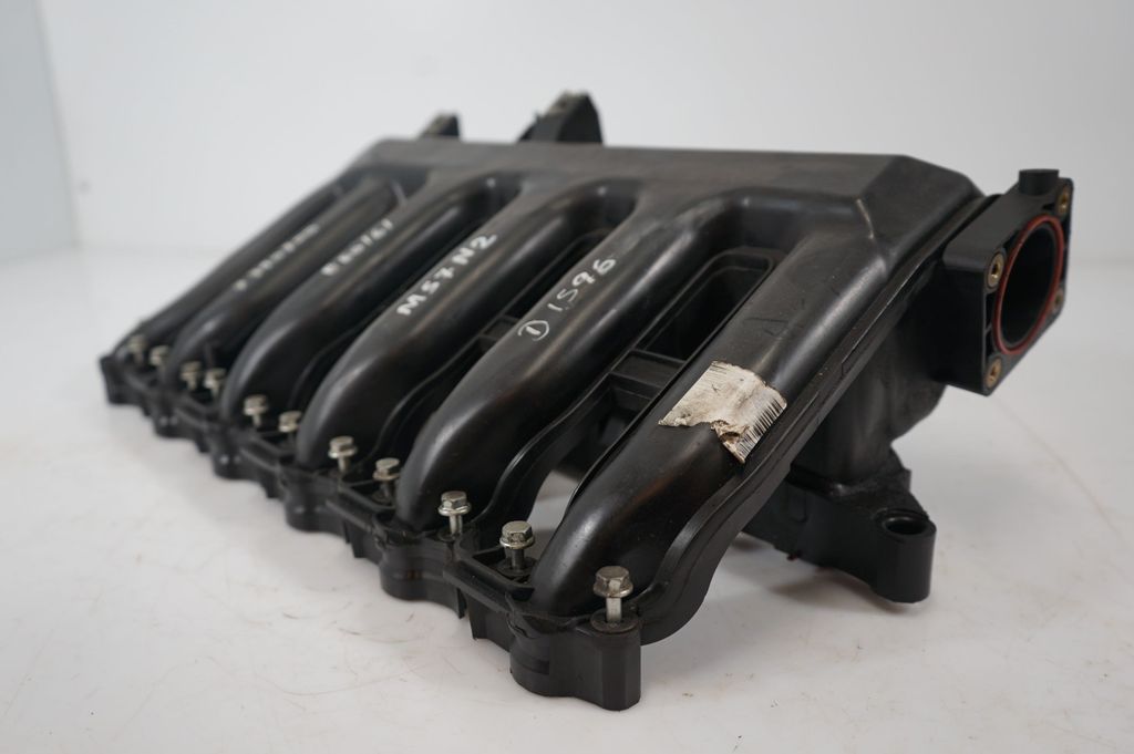 Intake manifold (7)