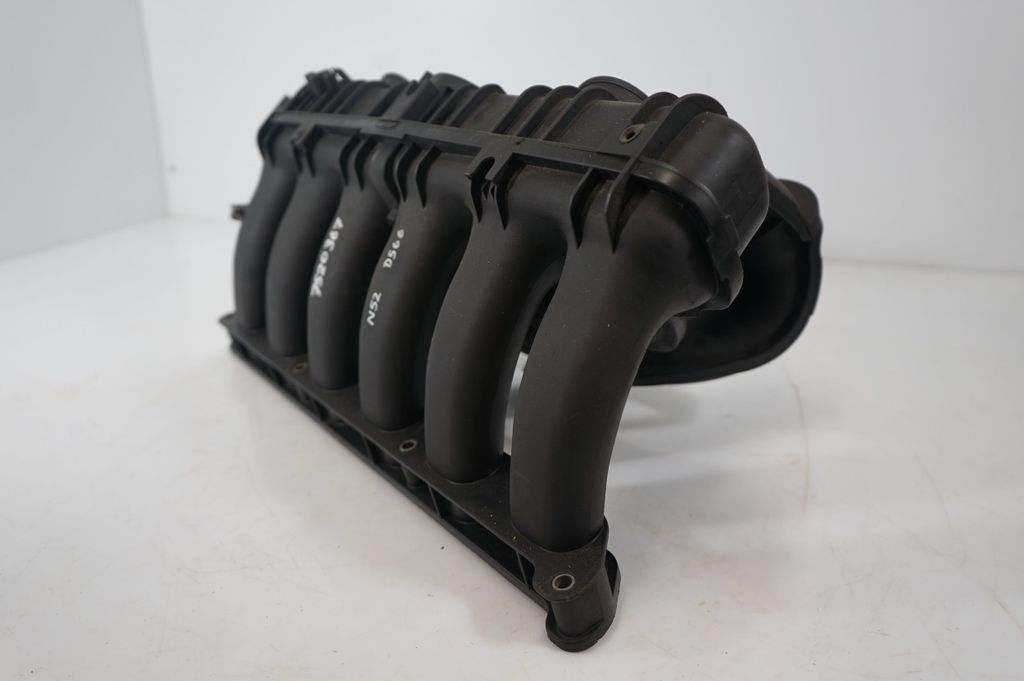 Intake manifold (9)