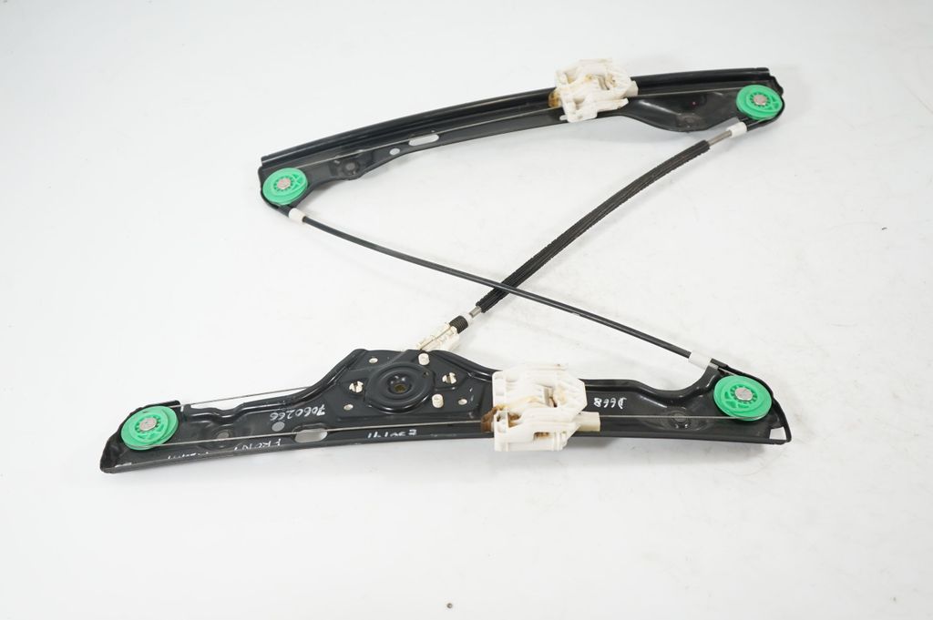 Front door window regulator with motor (3)