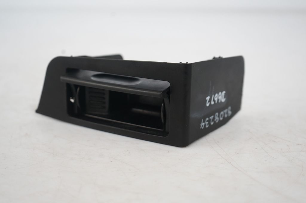 Rear door ashtray (6)