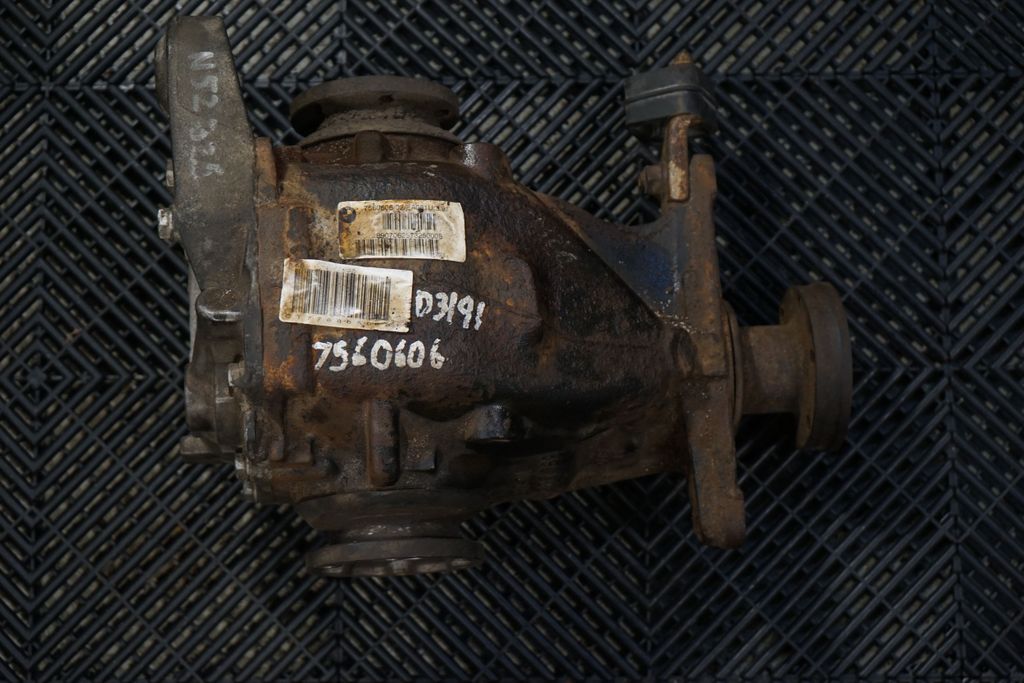Rear differential (6)