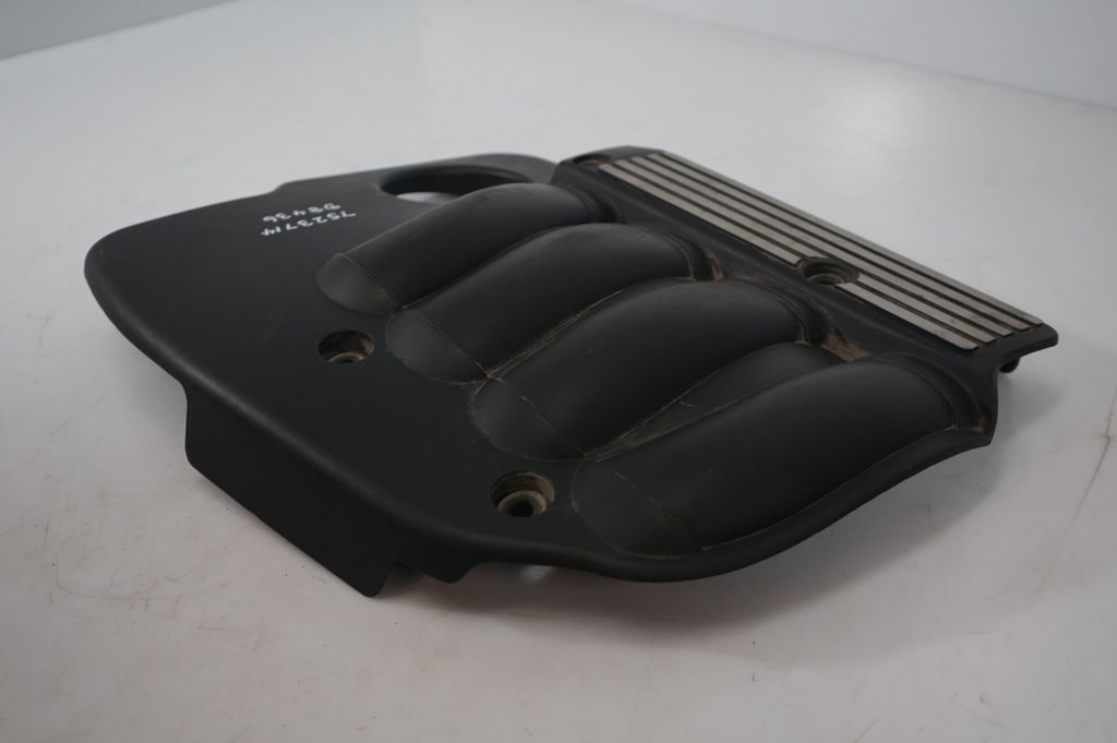 Engine cover (trim) (7)