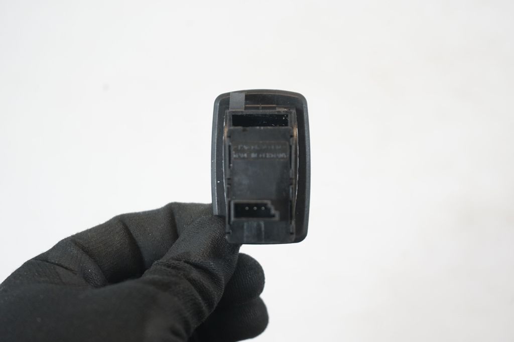 Electric window control switch (7)